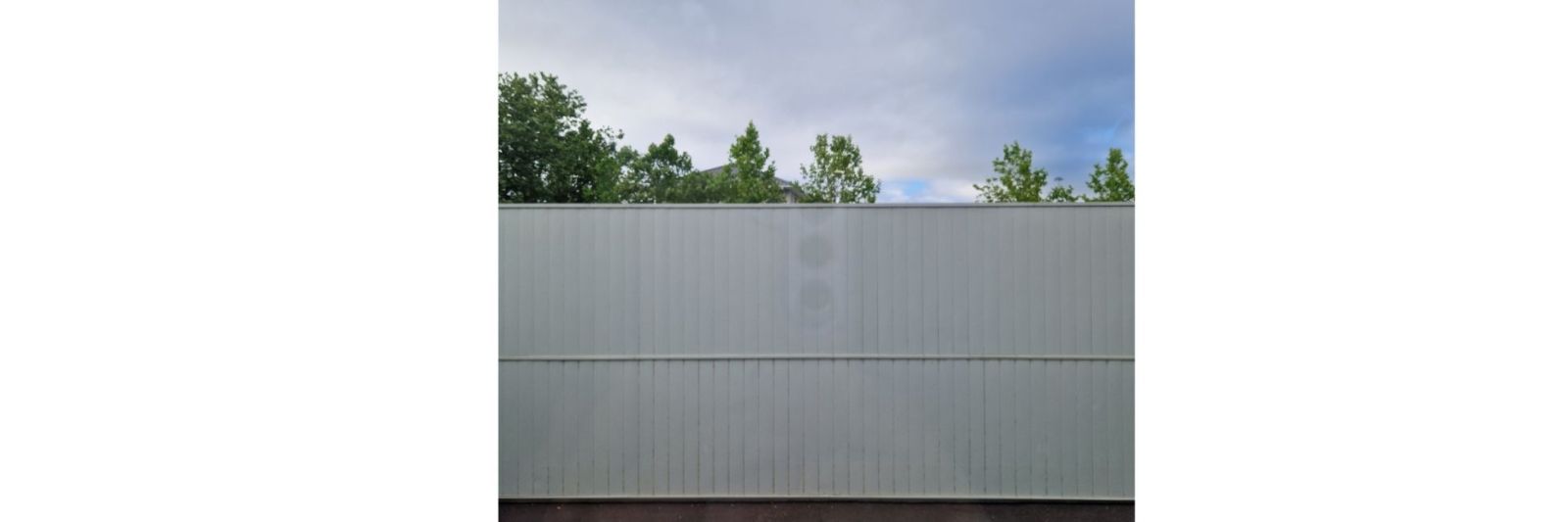 Photo of a white wall